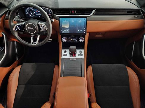 Used 2025 Jaguar F-PACE SVR 575 Edition AWD/4WD image 4