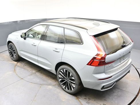 New 2026 Volvo XC60 T8 Ultra w/ Protection Package Premier image 11