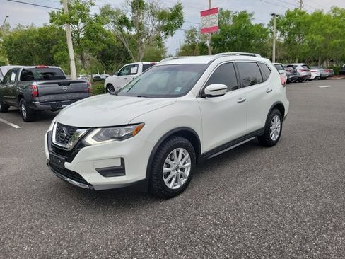 Used 2018 Nissan Rogue SV FWD image 4