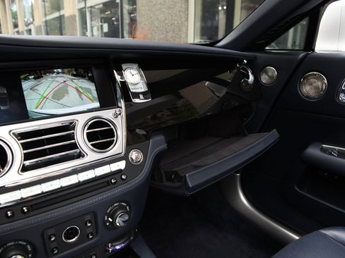 Used 2020 Rolls-Royce Dawn RWD image 15