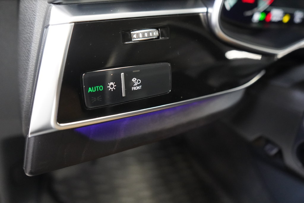 Used 2022 Audi Q8 Prestige w/ Prestige Package AWD/4WD image 33