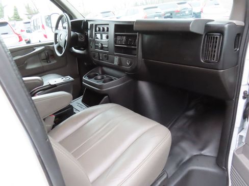 Used 2015 Chevrolet Express 2500 image 16