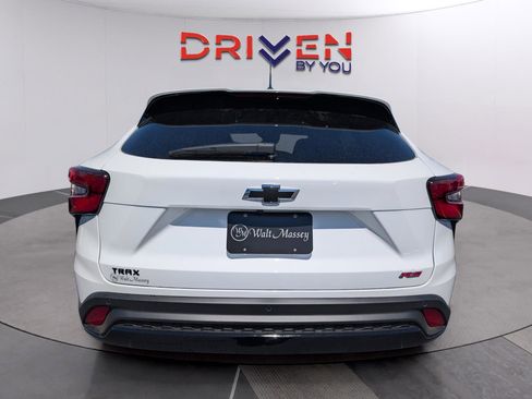 New 2026 Chevrolet Trax RS w/ Sunroof Package image 4