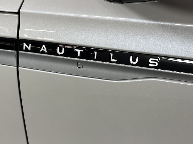 Used 2026 Lincoln Nautilus Premier w/ Equipment Group 102A AWD/4WD image 26