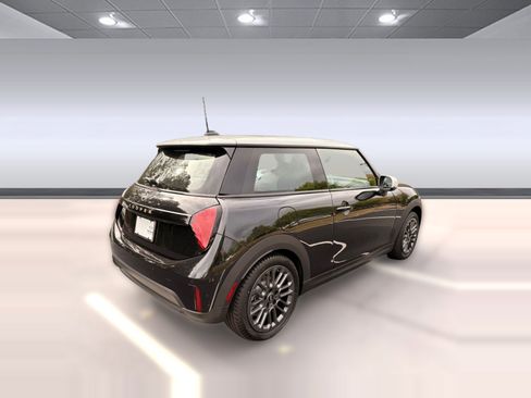 Used 2026 MINI Cooper 2-Door Hardtop FWD image 9