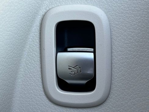 Certified 2026 Mercedes-Benz GLC 300 4MATIC image 35