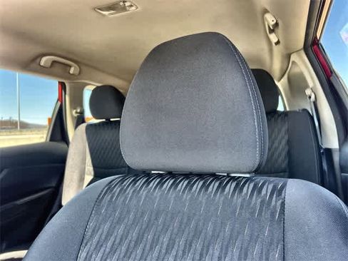 Used 2019 Nissan Rogue SV image 25