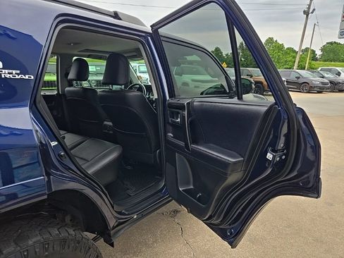 Used 2020 Toyota 4Runner TRD Off-Road Premium w/ Moonroof Package AWD/4WD image 78