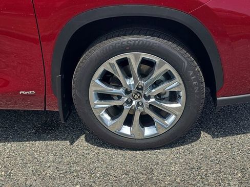 New 2026 Toyota Highlander Limited AWD/4WD image 11