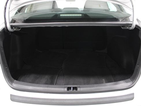 Used 2024 Toyota Corolla SE w/ SE Premium Package FWD image 18