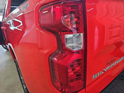 Used 2023 Chevrolet Silverado 1500 LT AWD/4WD image 39