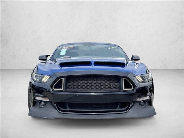 Used 2017 Ford Mustang GT Premium w/ Black Accent Package RWD image 3