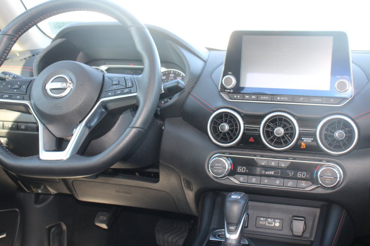 Used 2024 Nissan Sentra SR w/ SR Premium Package FWD image 19