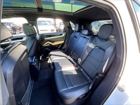 Used 2024 Porsche Cayenne image 28