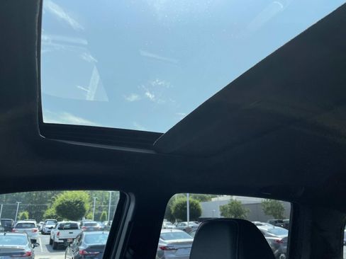 Used 2022 Toyota Tacoma Limited AWD/4WD image 19