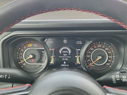 Used 2025 Jeep Wrangler Unlimited Rubicon image 18