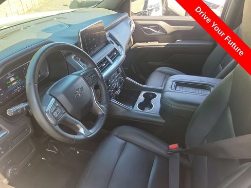 Used 2023 Chevrolet Tahoe Z71 w/ Luxury Package AWD/4WD image 3