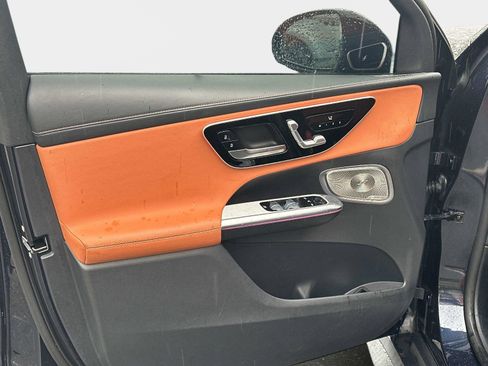 Used 2023 Mercedes-Benz GLC 300 4MATIC image 16