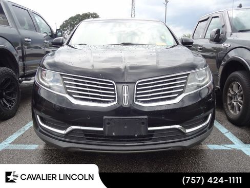 Used 2017 Lincoln MKX Reserve AWD/4WD image 2