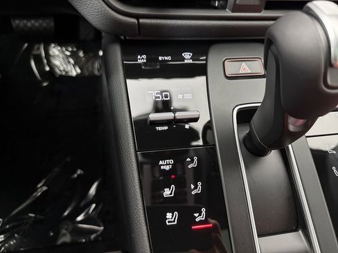 Certified 2026 Porsche Macan Turbo AWD/4WD image 31