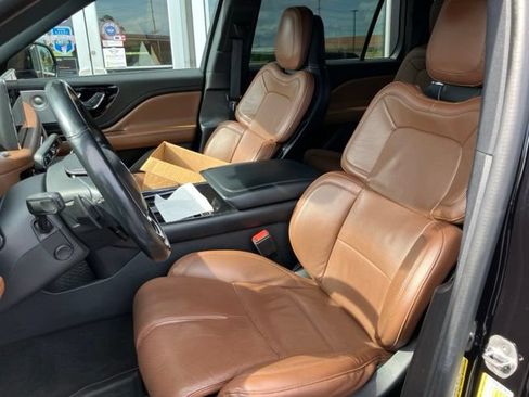 Used 2023 Lincoln Aviator Reserve w/ Equipment Group 201A AWD/4WD image 2