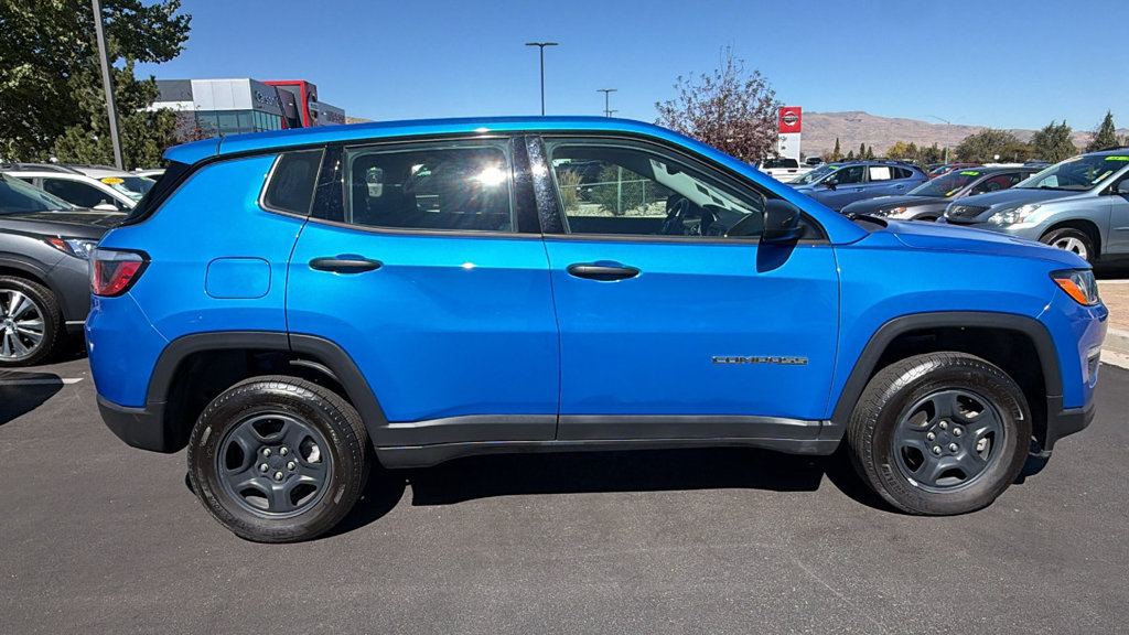Used 2018 Jeep Compass Sport AWD/4WD image 2