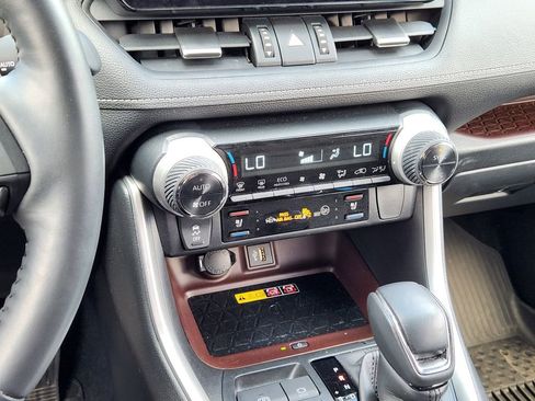 Used 2024 Toyota RAV4 Limited w/ Advanced Technology Package AWD/4WD image 21