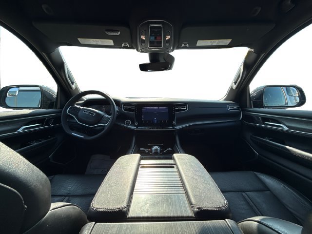 Used 2024 Jeep Wagoneer L Series III w/ Flexible Seating Group AWD/4WD image 21