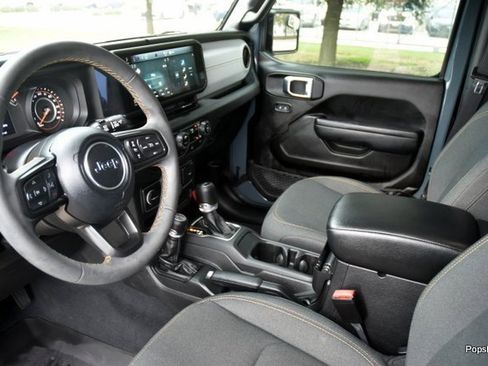 Used 2024 Jeep Wrangler Sport S image 11