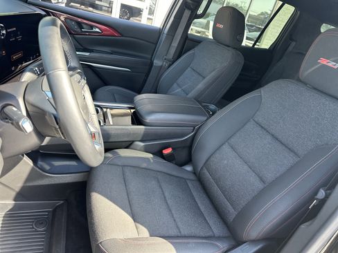 Used 2024 Chevrolet Traverse Z71 AWD/4WD image 11