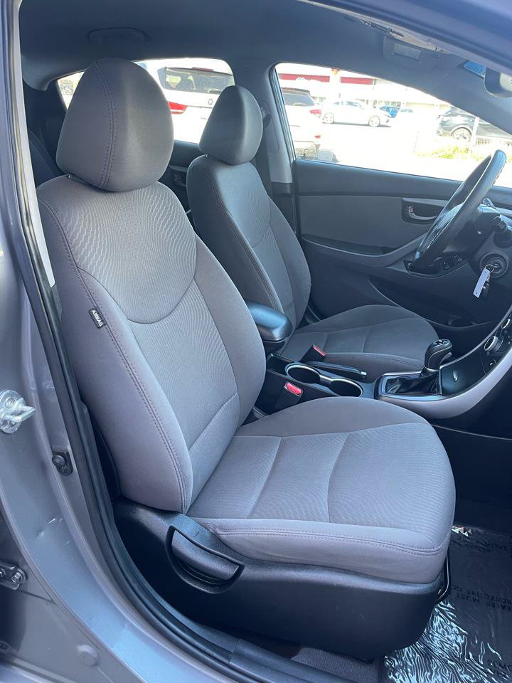 Used 2014 Hyundai Elantra SE w/ Option Group 02 FWD image 17