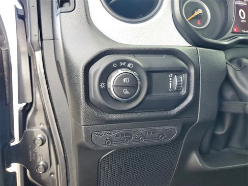 New 2025 Jeep Gladiator Sport image 10