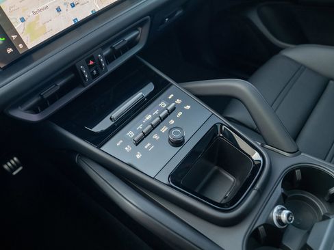 New 2026 Porsche Cayenne GTS AWD/4WD image 20