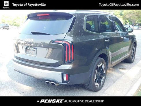 Used 2023 Kia Telluride EX w/ EX Captain's Chair Package FWD image 11