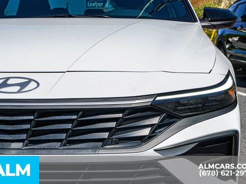 Used 2025 Hyundai Elantra Sport image 12