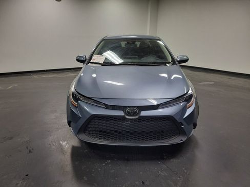 Used 2020 Toyota Corolla LE image 2