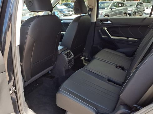 Certified 2023 Volkswagen Tiguan SE FWD image 20