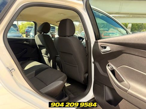 Used 2013 Ford Focus SE FWD image 28