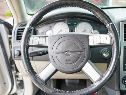 Used 2006 Chrysler 300 SRT8 w/ SRT Option Group II RWD image 21