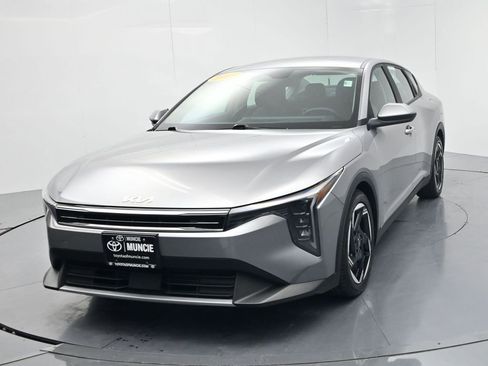 Used 2025 Kia K4 EX FWD image 3