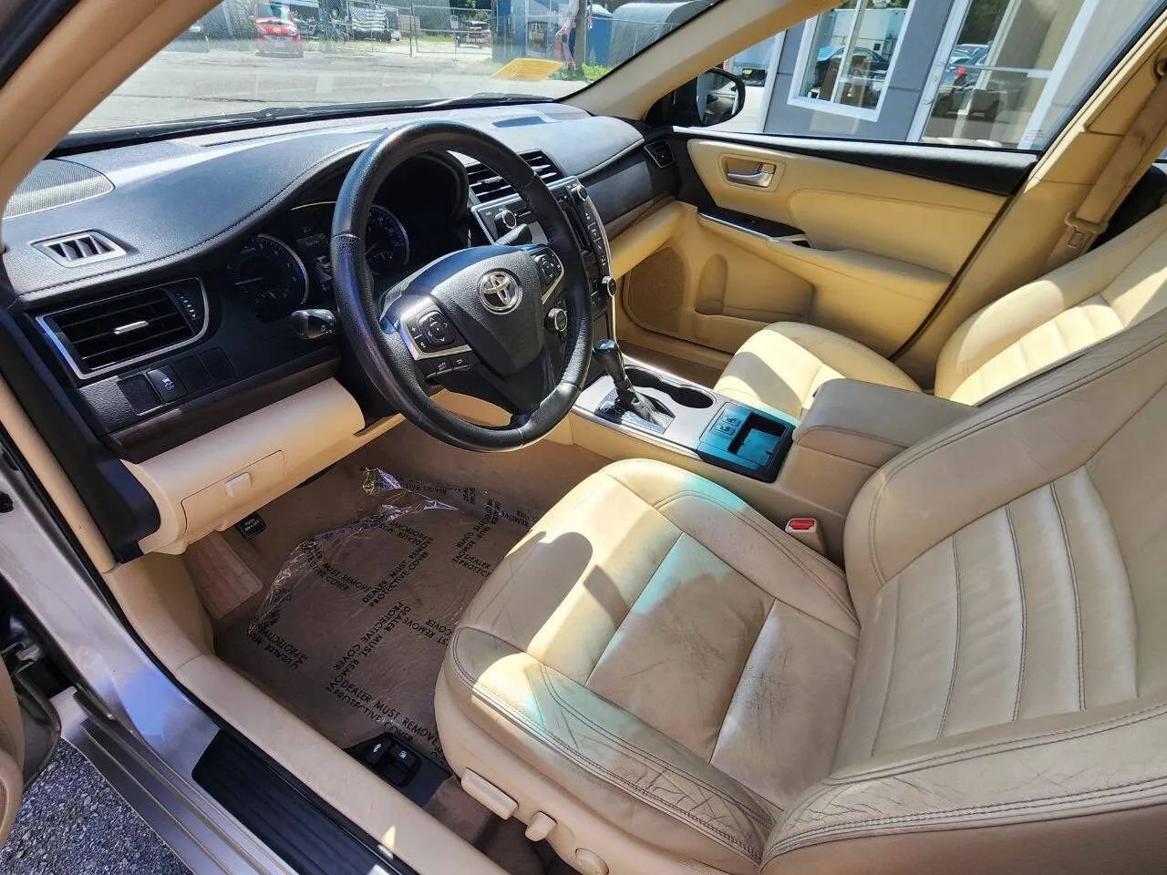 Used 2015 Toyota Camry XLE FWD image 9