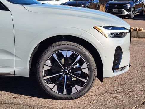 New 2026 Volvo XC60 B5 Plus w/ Climate Package image 28