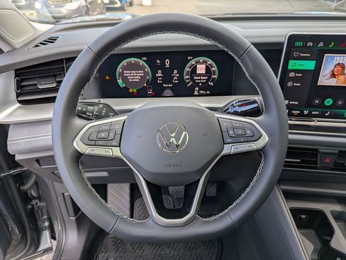 New 2026 Volkswagen Tiguan SE image 13