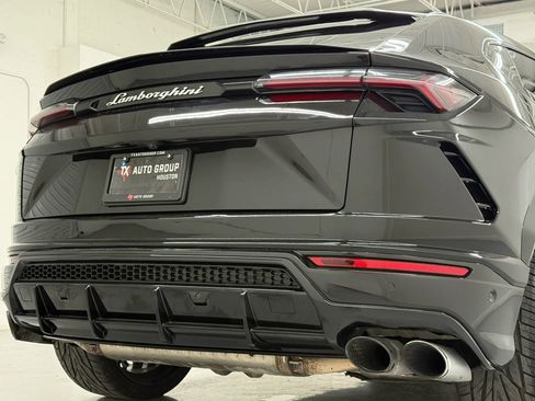 Used 2021 Lamborghini Urus image 22