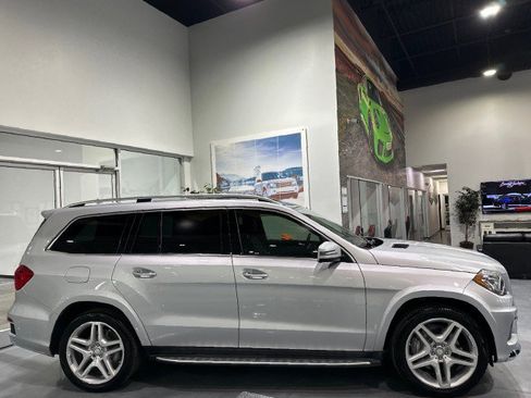 Used 2016 Mercedes-Benz GL 550 4MATIC image 26