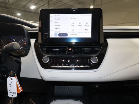 Used 2024 Toyota Corolla LE image 14