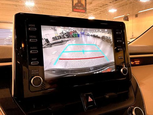 Used 2020 Toyota Corolla LE image 28