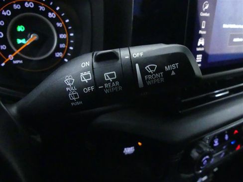 Used 2025 Jeep Wrangler Unlimited Sahara AWD/4WD image 19