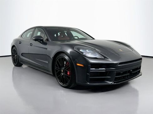 Certified 2025 Porsche Panamera GTS image 9