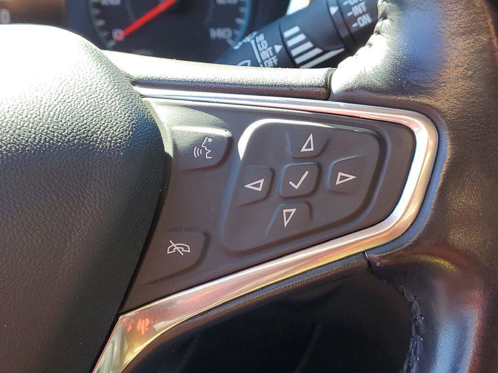 Used 2018 Chevrolet Equinox LT w/ LPO, Blackout Package AWD/4WD image 10